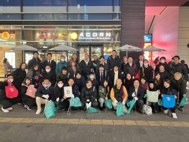 2023年12月20日（水）、毎月恒例の「歌舞伎町清掃活動」が行なわれました。