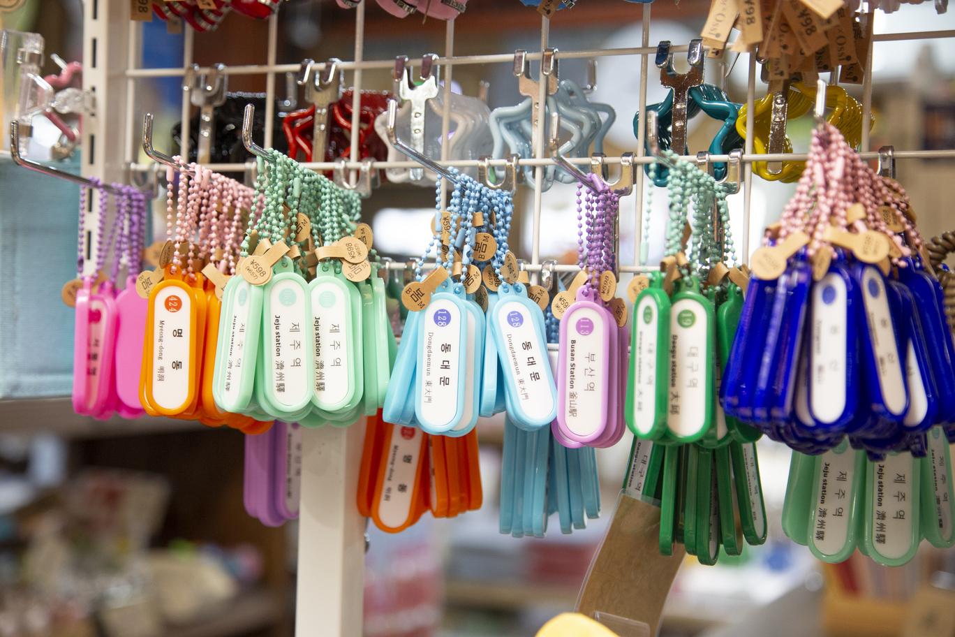 韓国グッズまとめ売り 新大久保エリア】可愛い韓国雑貨に夢中！自分だけのオリジナルグッズが