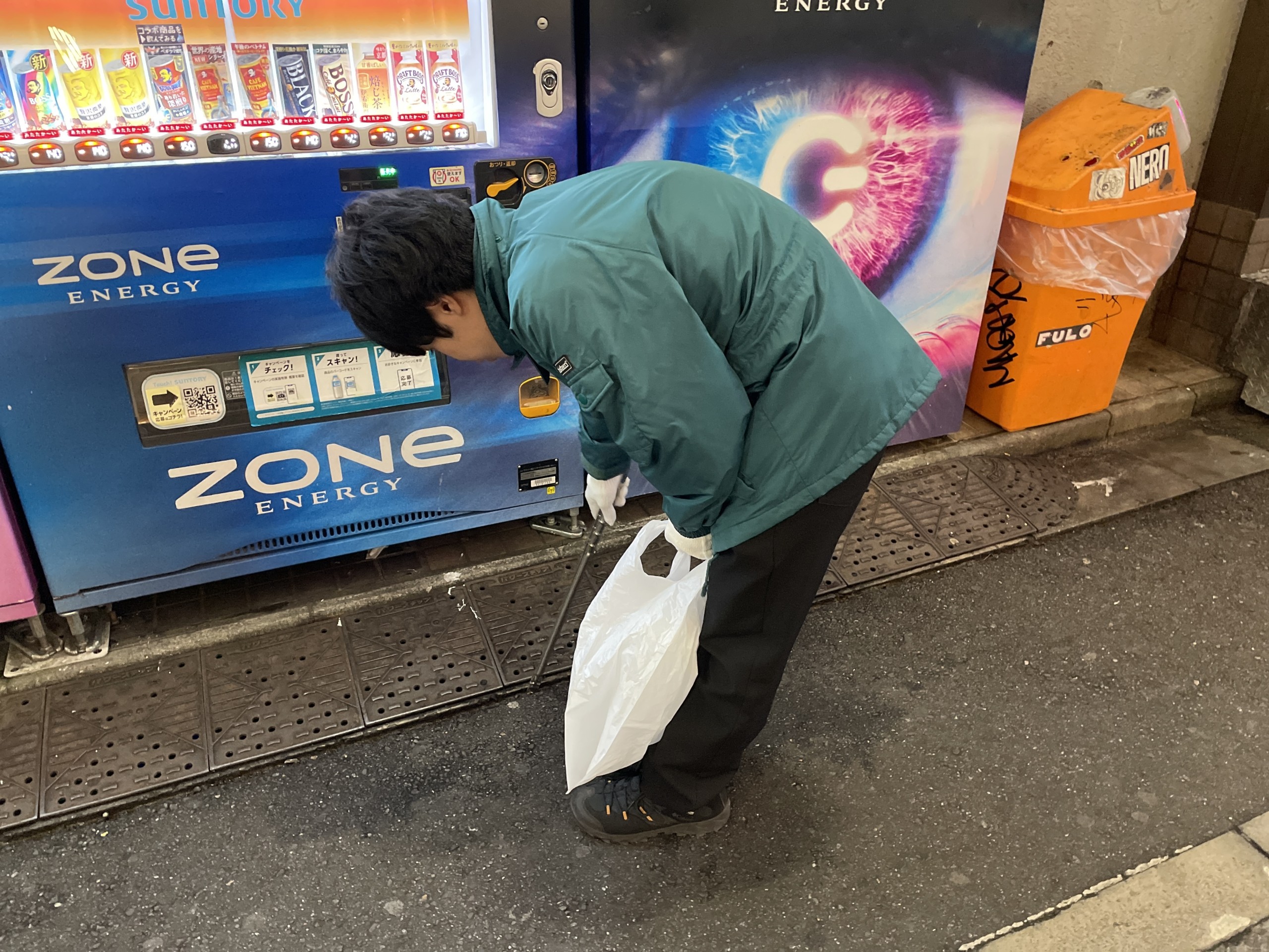 2025年12月17日（水）、毎月恒例の「歌舞伎町清掃活動」が行なわれまし